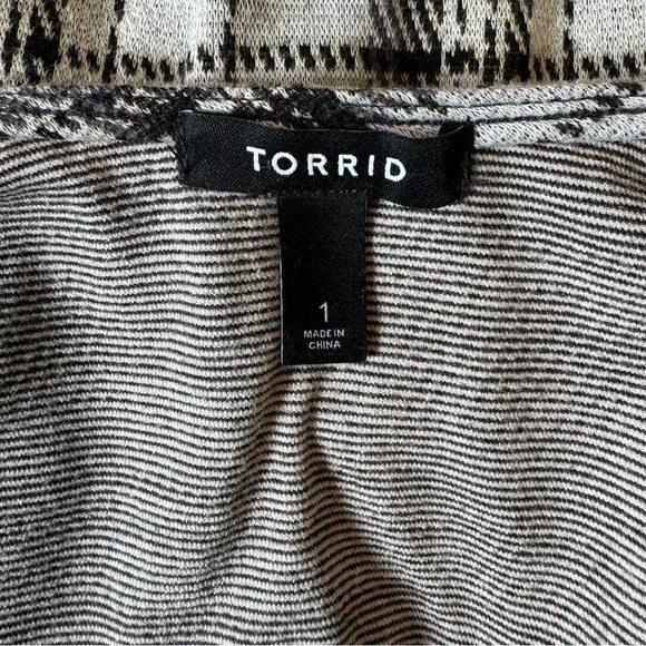 Torrid~ Women’s Open Drape Knit Cardigan With Adjustable Sleeve Plaid Size 1X - Picture 7 of 9